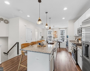 8194 Maude Lane - Photo Thumbnail 13