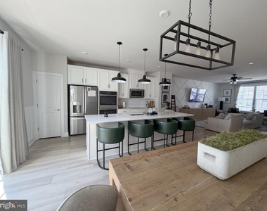 10510 Hinton Way - Photo Thumbnail 11