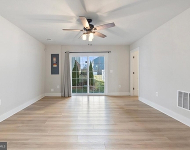 10510 Hinton Way - Photo Thumbnail 5