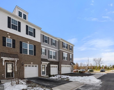 10510 Hinton Way - Photo Thumbnail 2