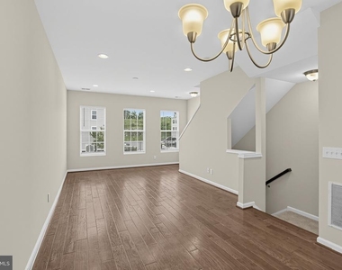 3947 Madden Way - Photo Thumbnail 3