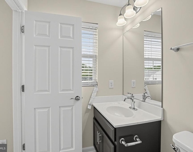 3947 Madden Way - Photo Thumbnail 25