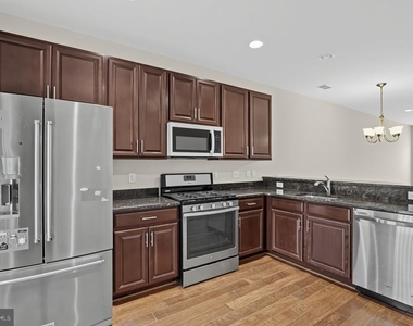 3947 Madden Way - Photo Thumbnail 8