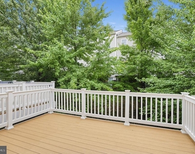 3947 Madden Way - Photo Thumbnail 28
