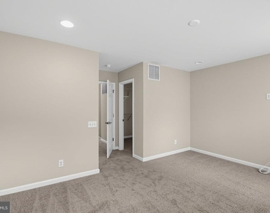 3947 Madden Way - Photo Thumbnail 9