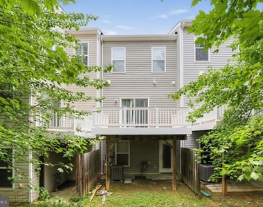 3947 Madden Way - Photo Thumbnail 29