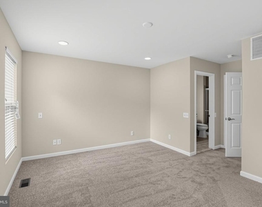 3947 Madden Way - Photo Thumbnail 17