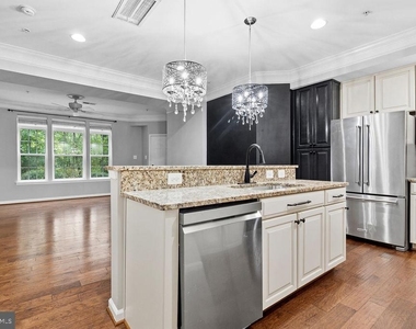 7420 Brunson Circle - Photo Thumbnail 5
