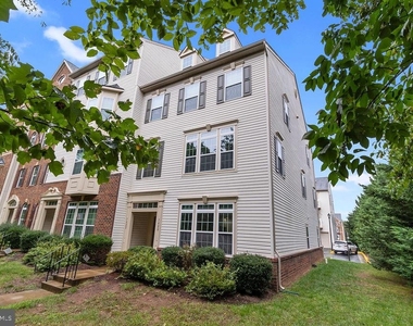 7420 Brunson Circle - Photo Thumbnail 1
