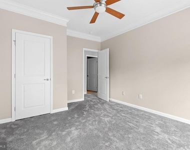 7420 Brunson Circle - Photo Thumbnail 14