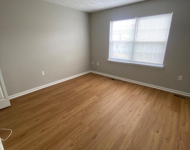 8626 Anna Court - Photo Thumbnail 12