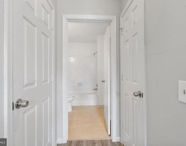 9240 Caspian Way - Photo Thumbnail 20