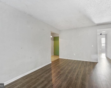 9240 Caspian Way - Photo Thumbnail 6