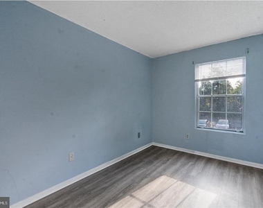 9240 Caspian Way - Photo Thumbnail 14