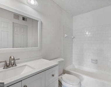 9240 Caspian Way - Photo Thumbnail 22