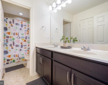 21521 Willow Breeze Square - Photo Thumbnail 20