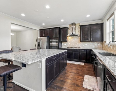 21521 Willow Breeze Square - Photo Thumbnail 7