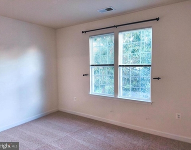42492 Mayflower Terrace - Photo Thumbnail 11