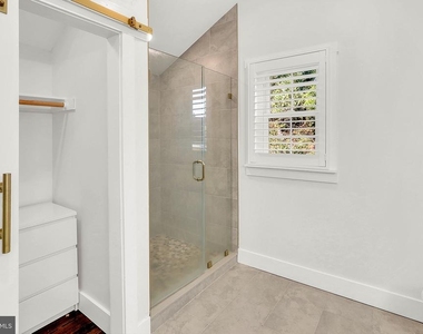303 E Colonial Highway - Photo Thumbnail 26