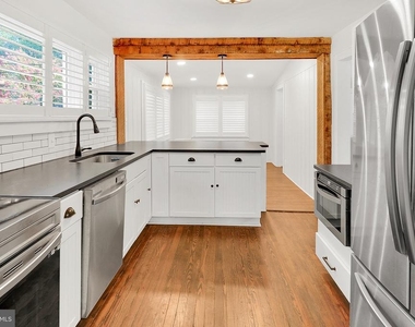 303 E Colonial Highway - Photo Thumbnail 22