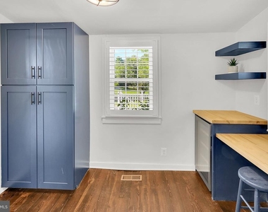 303 E Colonial Highway - Photo Thumbnail 11