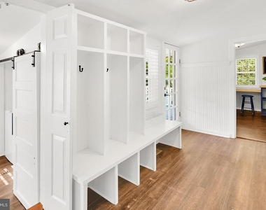 303 E Colonial Highway - Photo Thumbnail 17
