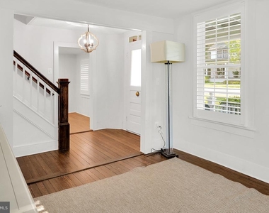 303 E Colonial Highway - Photo Thumbnail 5