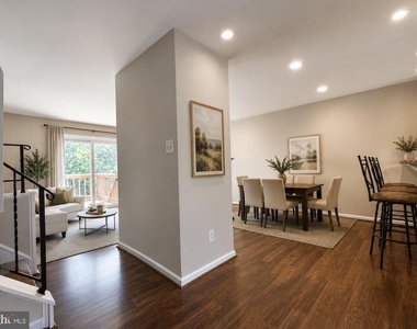 4037 Summer Hollow Court - Photo Thumbnail 4