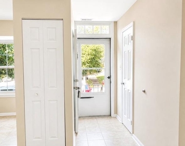 4037 Summer Hollow Court - Photo Thumbnail 2