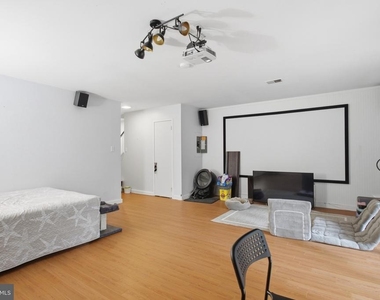 2042 Headlands Circle - Photo Thumbnail 7