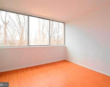 4345 Ivymount Court - Photo Thumbnail 6