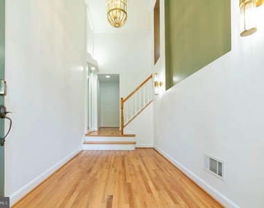 7704 Annandale Mains Court - Photo Thumbnail 3