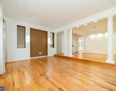 7704 Annandale Mains Court - Photo Thumbnail 8