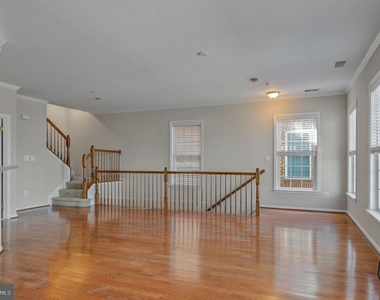 4619 Hummingbird Lane - Photo Thumbnail 6