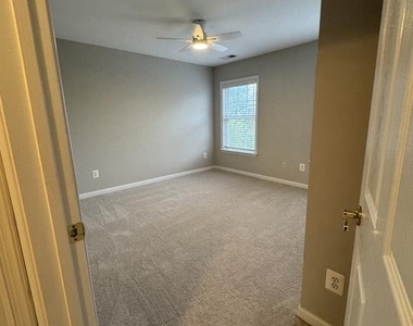 4619 Hummingbird Lane - Photo Thumbnail 17