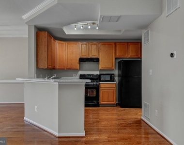 4619 Hummingbird Lane - Photo Thumbnail 9