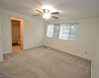 7985 Tyson Oaks Circle - Photo Thumbnail 9