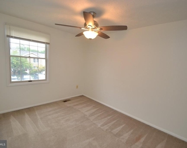 7985 Tyson Oaks Circle - Photo Thumbnail 18