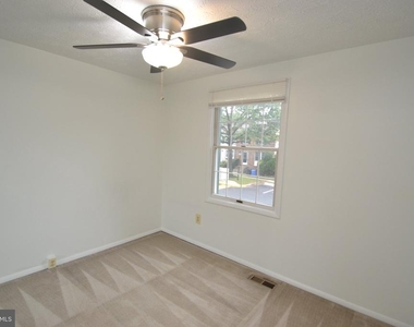7985 Tyson Oaks Circle - Photo Thumbnail 13