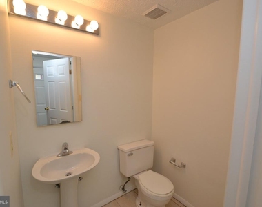 7985 Tyson Oaks Circle - Photo Thumbnail 4