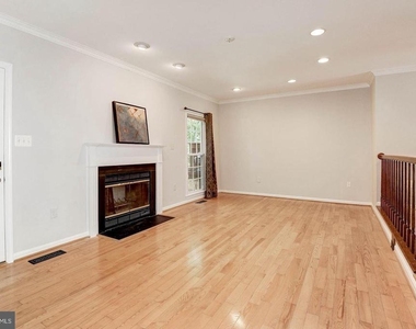 11748 Great Owl Circle - Photo Thumbnail 8