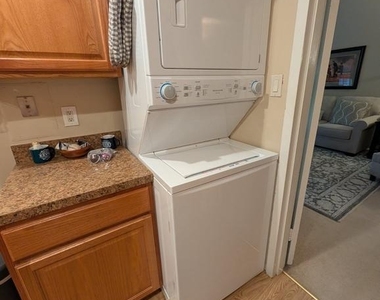 11821 Breton Court - Photo Thumbnail 7