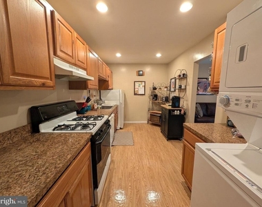 11821 Breton Court - Photo Thumbnail 5