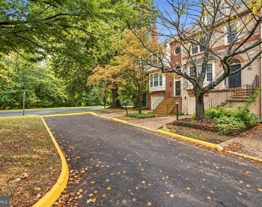 3968 Clares Court - Photo Thumbnail 2
