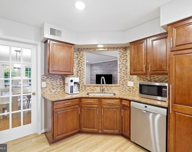 3968 Clares Court - Photo Thumbnail 11