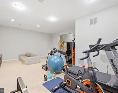 3968 Clares Court - Photo Thumbnail 24