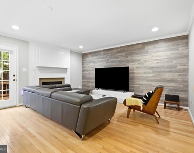 3968 Clares Court - Photo Thumbnail 16