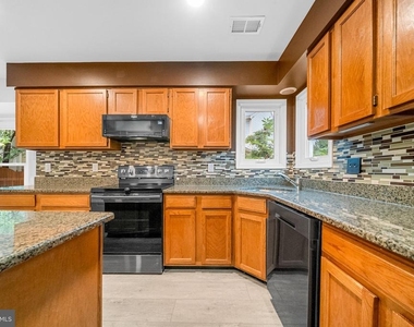 7827 Bold Lion Lane - Photo Thumbnail 13