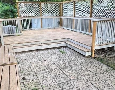 4816 Seminole Avenue - Photo Thumbnail 3