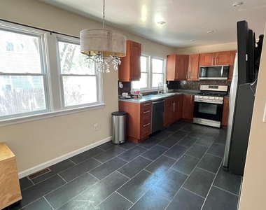 4816 Seminole Avenue - Photo Thumbnail 5